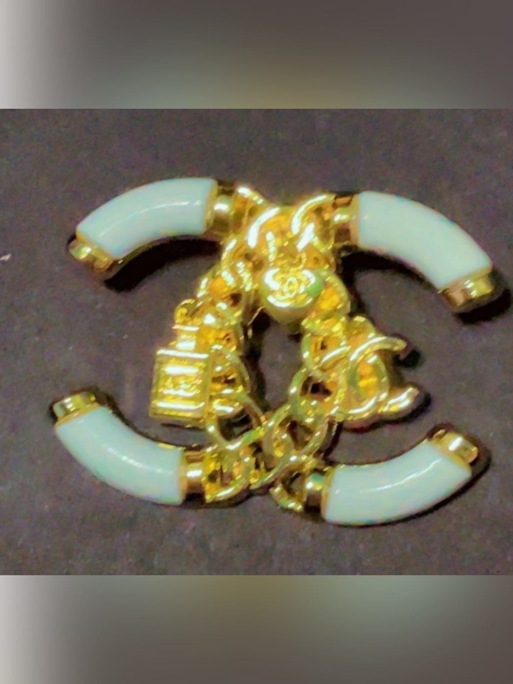 CHANEL Gold-Tone CC Brooch with beige white
Enamel Accents made in France 🇫🇷